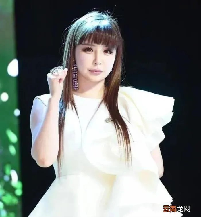 权志龙的师妹朴春暴瘦11kg 朴春 权志龙接吻