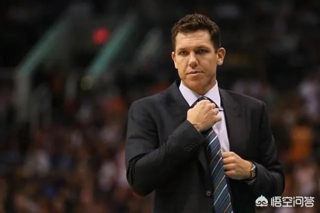 有了詹姆斯和隆多之后，湖人主帅沃顿会不会在不久之后就被下课，你怎么看？
