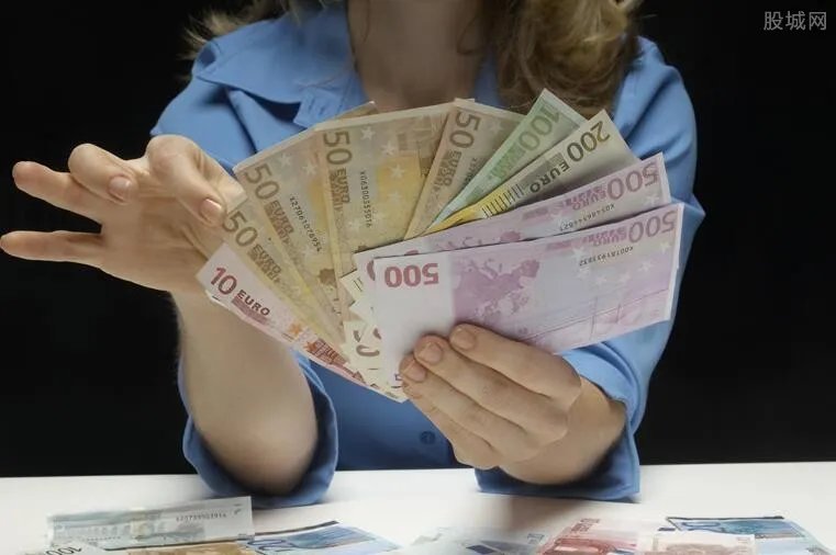 高校替课月入数千 现在比较赚钱的副业来啦