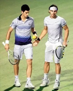 为什么纳达尔跟德约科维奇只相差一年却感觉相差一代？