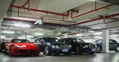 王思聪车库有多少豪车？