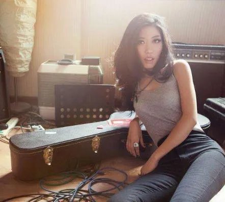 曲婉婷又来为涉案3.5亿母亲“喊冤”了,她母亲到底做了什么呢?