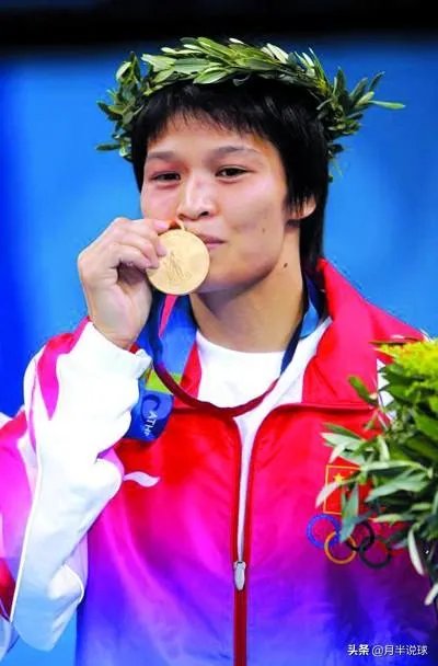 中国奥运会历史中，各个项目的第一块金牌获得者都是谁？