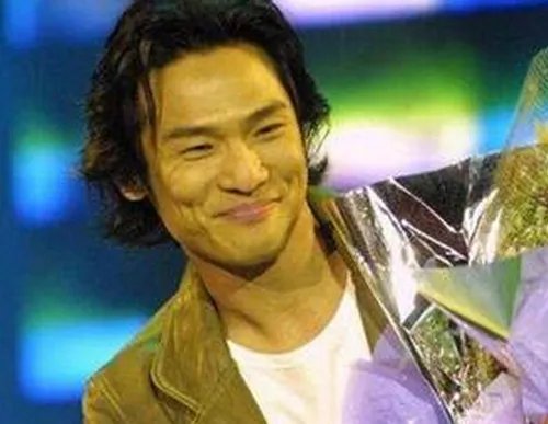 杜德伟新歌嫁给我歌词 十年首发专辑由妻子操刀