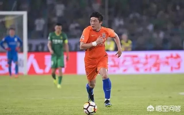 有些山东鲁能球迷表态“只要崔鹏减掉肚子上的肥肉就不再黑他”,对此你怎么看?