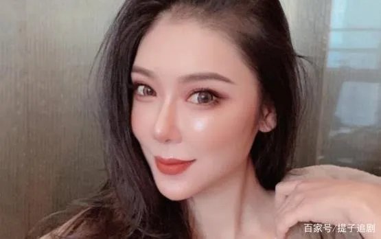 林丹为她抛弃孕妻,李泽楷为她牵肠挂肚,赵雅淇的手段有多厉害?