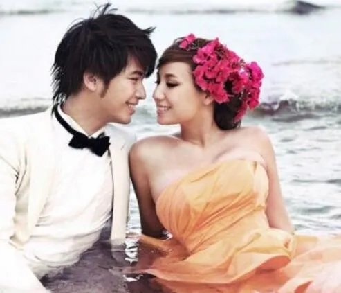 宋晓波结婚照曝光 聋哑夫妇喜得贵子