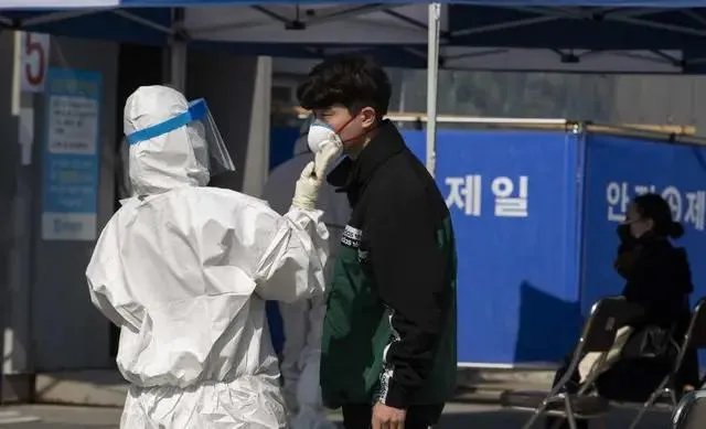 如何看待韩国的新型冠状病毒再次成为世界新增之最呢？