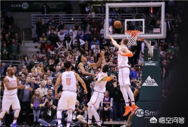 字母哥1.9秒绝杀尼克斯，你怎么看？