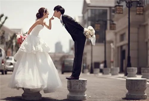 青岛婚纱摄影店哪家好 青岛团购婚纱照价格