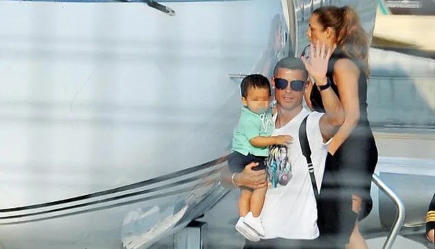 C罗抵达都灵是去做什么去了？