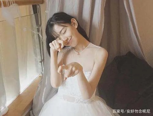 疑王思聪发朋友圈否认是“舔狗”,他从一开始就注定输了,你怎么看?