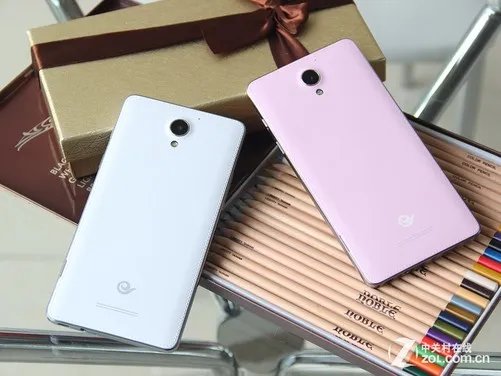 超大屏4G双卡双待 酷派S6双色对比图赏