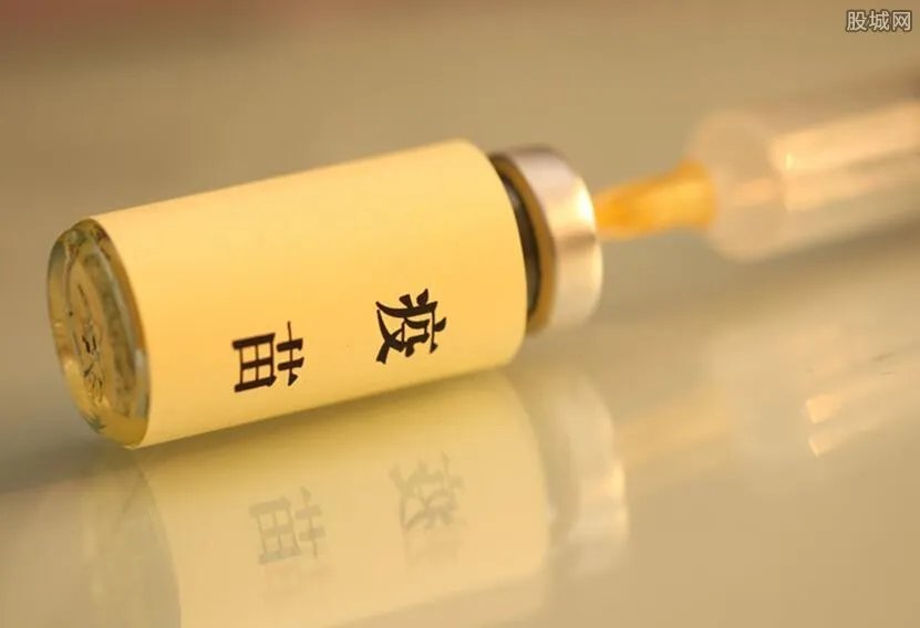 白宫高官首先接种疫苗 防止更多新冠在美政府传播