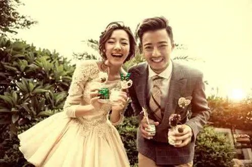 时尚婚礼装扮技巧 让你美美的出席朋友的婚礼