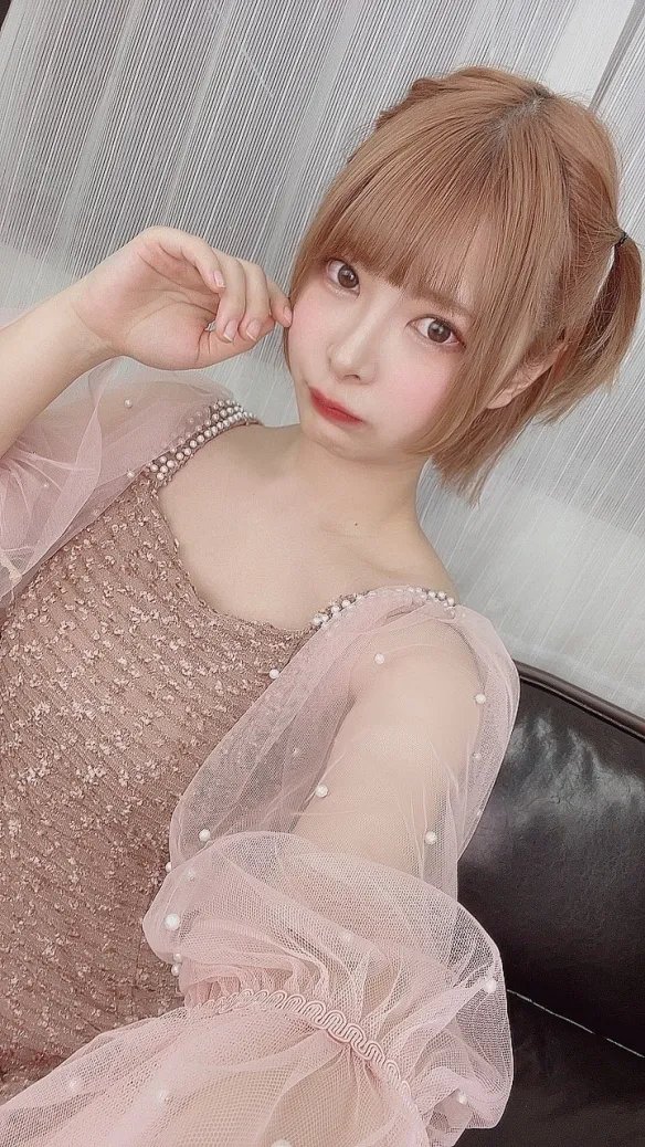 北京漫展奇葩伪娘COSER 穿着比基尼的壮汉比妹子还美