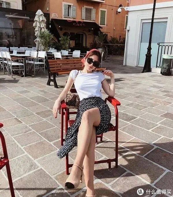 半身裙怎么搭配上衣