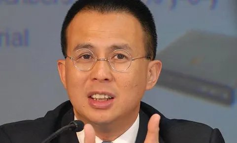 林丹为她抛弃孕妻,李泽楷为她牵肠挂肚,赵雅淇的手段有多厉害?