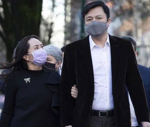 孟晚舟走出飞机,丈夫刘晓棕大喊我爱你,他们夫妻之间的感情如何?