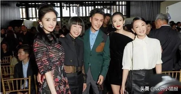 杨幂晒与周迅李少红的罕见合影,这三个娱乐圈女强人有什么缘分和交集?