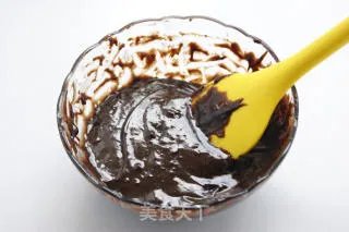 七夕情人节最具代表的暖心蛋糕——巧克力熔岩蛋糕