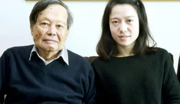 杨振宁遗产分配方案敲定，翁帆只得一别墅居住权，如今她后不后悔？