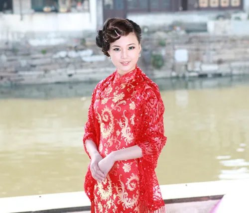 新娘穿旗袍配什么发型 新娘发型要怎么搭配旗袍