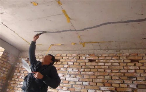 楼板有裂缝怎么补救