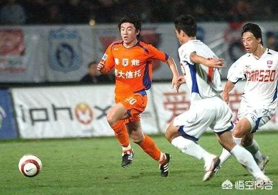 有些山东鲁能球迷表态“只要崔鹏减掉肚子上的肥肉就不再黑他”,对此你怎么看?