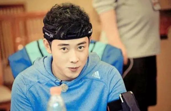 罗晋饰演的萧定权从头哭到尾，爱哭的男孩子总是让人没有好感？