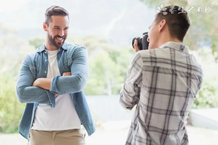 郭艾伦教哈登骑车是为什么？郭艾伦教哈登骑车却遭交警警告