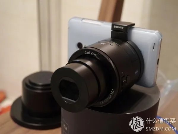 SONY 索尼 DSC-QX100 镜头式数码相机，极其有爱的新鲜玩意儿