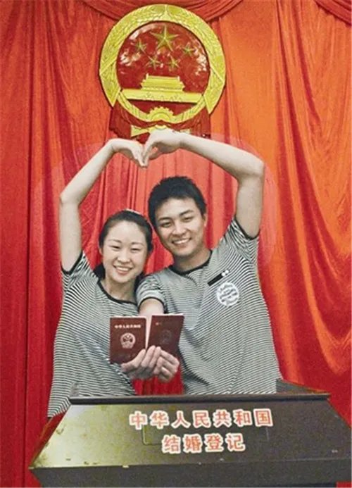 2018年领结婚证吉日一览表 老黄历核算适合领结婚证的日子