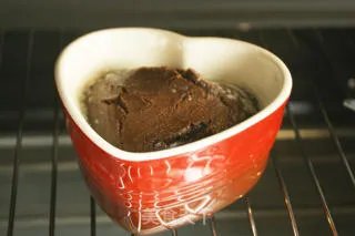 七夕情人节最具代表的暖心蛋糕——巧克力熔岩蛋糕