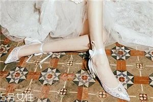 lucia tacci鞋子多少钱？lucia tacci什么价位？