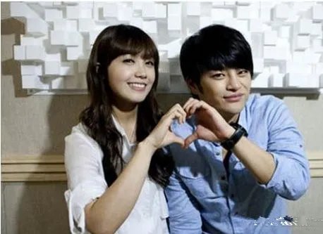 曝徐仁国整容前后图片流出 揭秘其容貌差异大原因