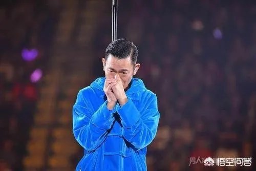 刘德华自费申请红馆档期， 已退票观众可优先购买，你怎么看？