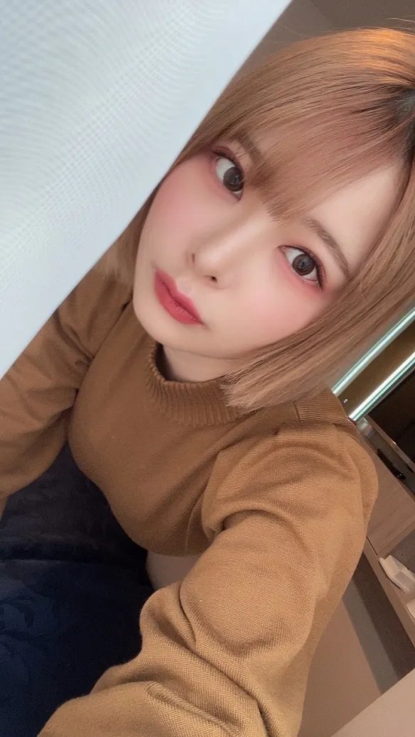 北京漫展奇葩伪娘COSER 穿着比基尼的壮汉比妹子还美