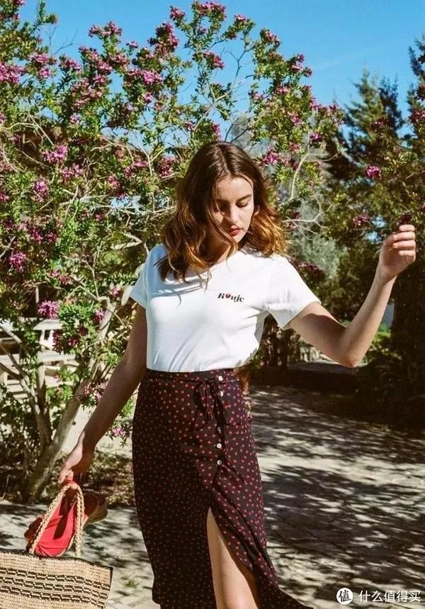 半身裙怎么搭配上衣