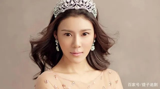 林丹为她抛弃孕妻,李泽楷为她牵肠挂肚,赵雅淇的手段有多厉害?