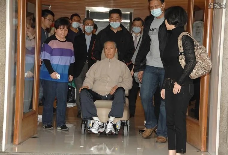 赌王首发声我很好 赌王何鸿燊身家近千亿