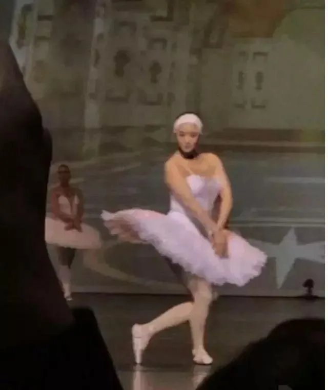 范冰冰、蒋欣、白百何体重最轻的是蒋欣，为什么她有点显胖？