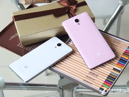 超大屏4G双卡双待 酷派S6双色对比图赏