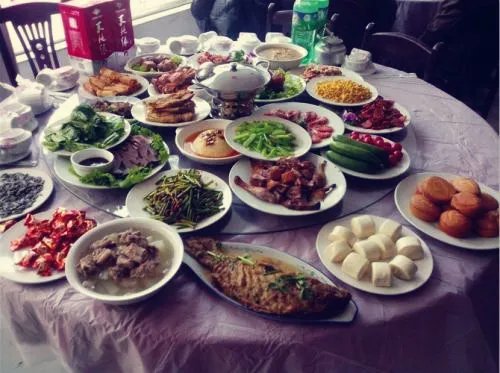 婚宴价格一般是多少 16道菜的婚宴都有哪些菜